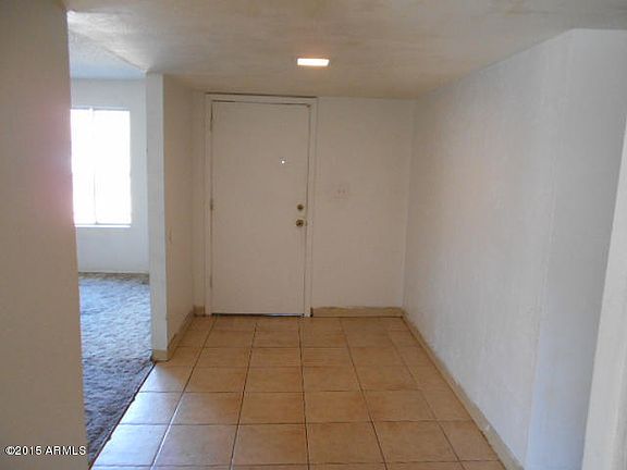 4th image of 2313 W Cabana Cir