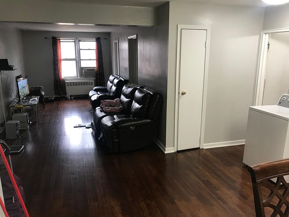 2nd image of 144 Ravine Ave 3-d #3-D