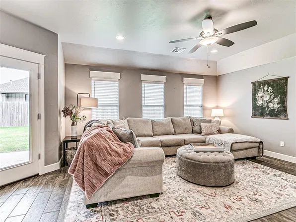 8209 NW 151st Ter, Edmond, OK 73013