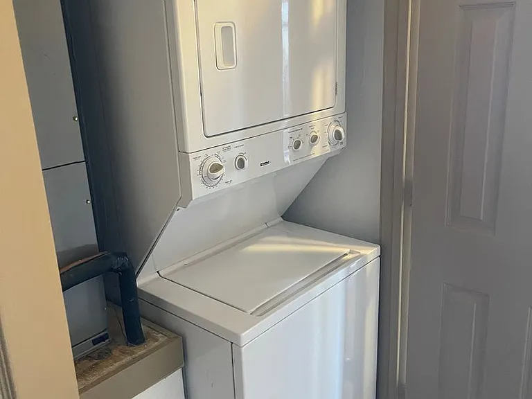 421 Watson Ln #4 — Photo 10