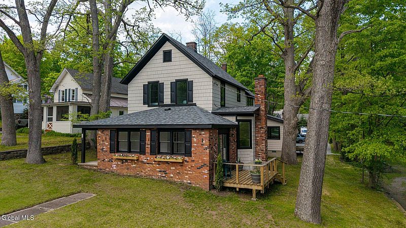 3rd image of 54 Horicon Avenue