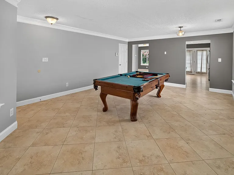 10745 Glenluce Ave — Photo 5