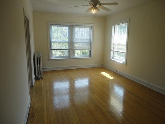 2nd image of 2010 W Foster Ave #3N