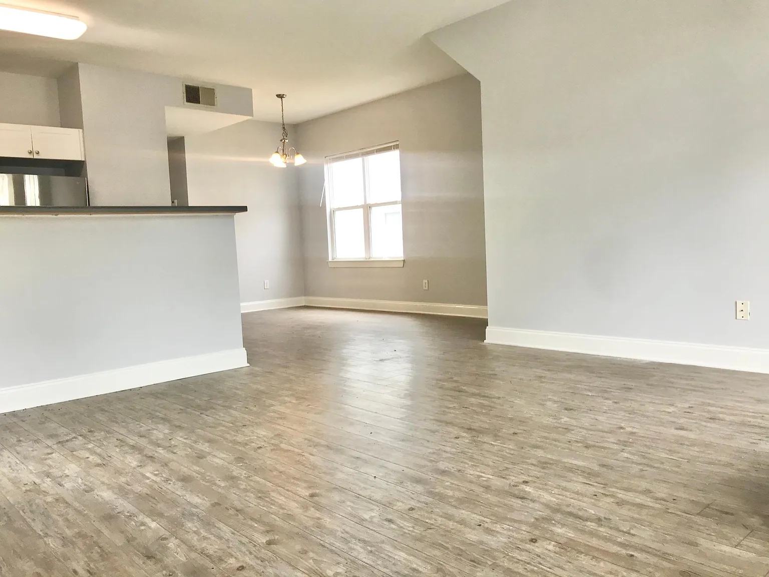 613 Campbell St — Photo 2