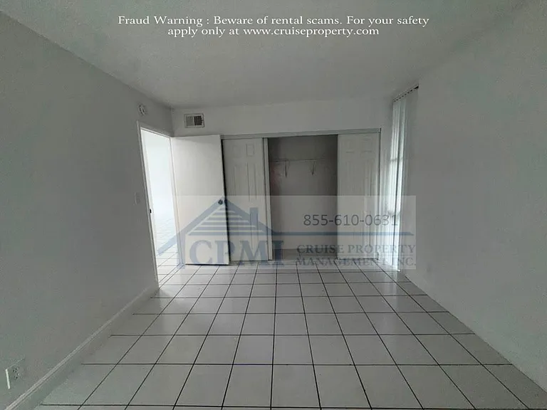 2930 Forest Hills Blvd — Photo 42