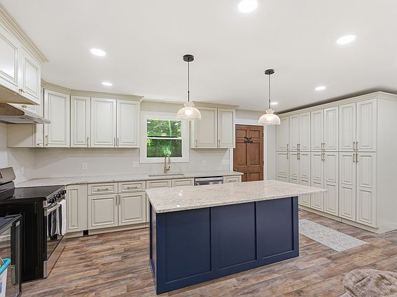 4th image of 241 Nautilus Point