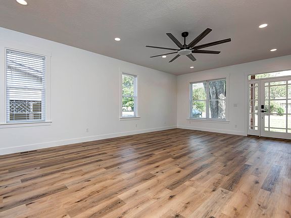 4th image of 2930 W Olive Street