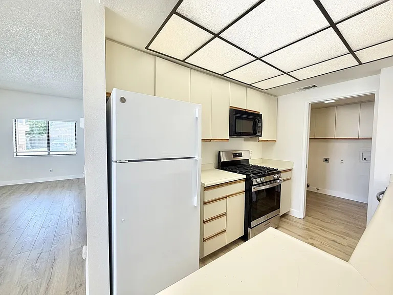 28200 Landau Blvd #2 — Photo 7