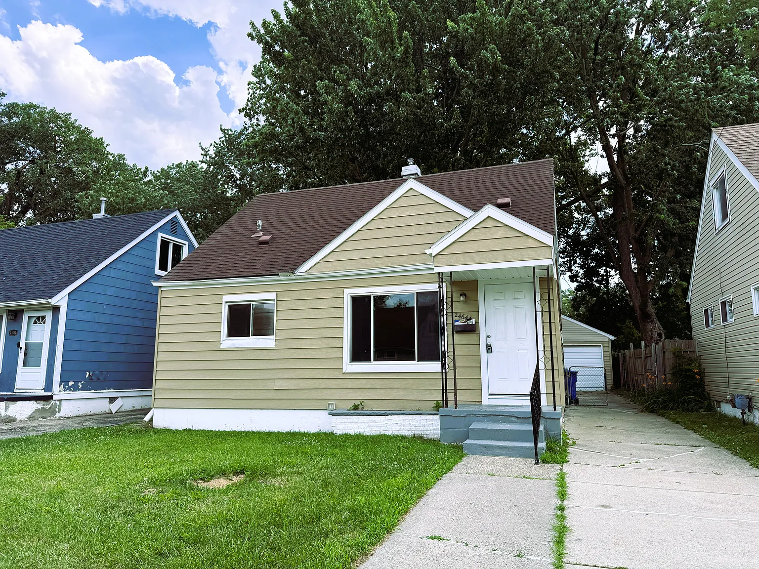 3 bed, 910 sqft, $1,400 — Photo 2