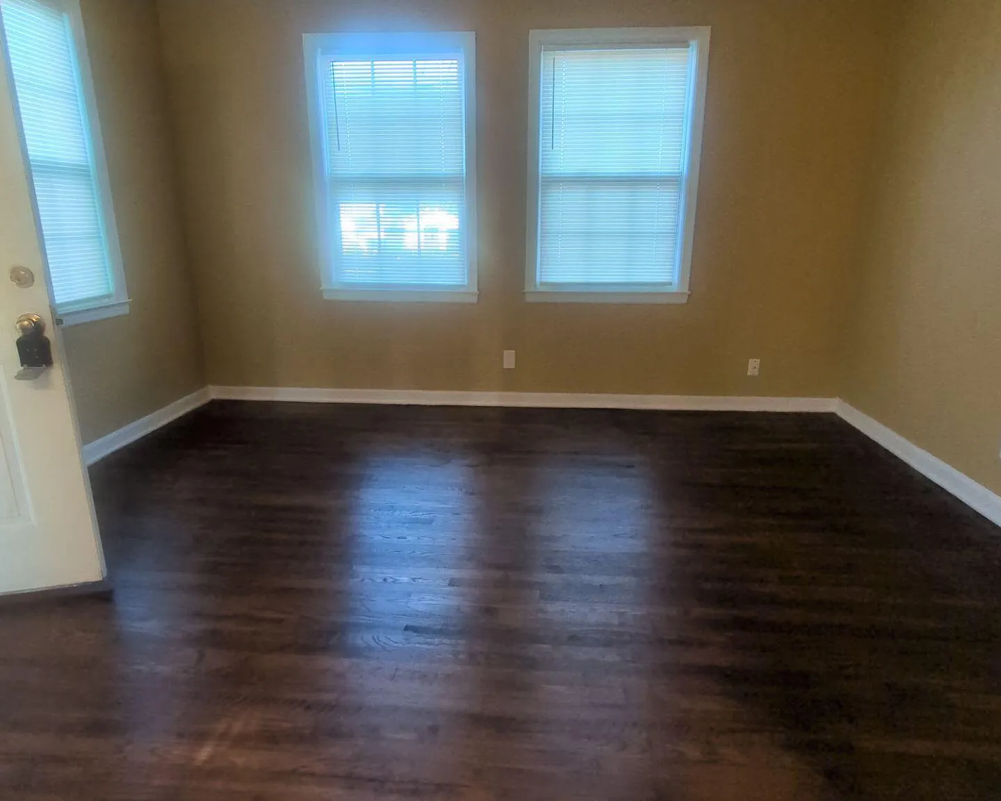 2 bed, 1.0 bath, 756 sqft, $1,150 — Photo 2