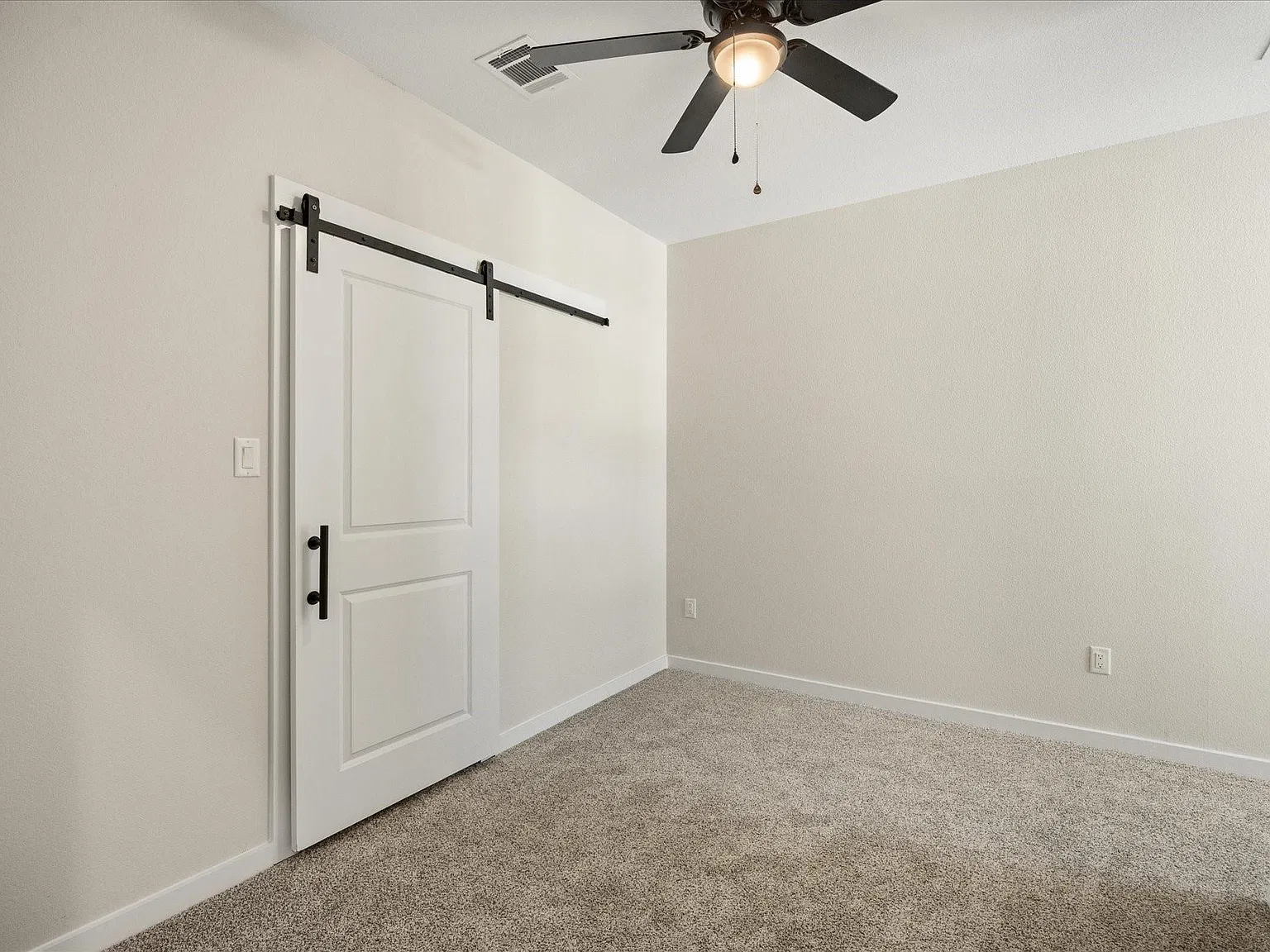 Galt Drive - Homestead - 585 — Photo 2