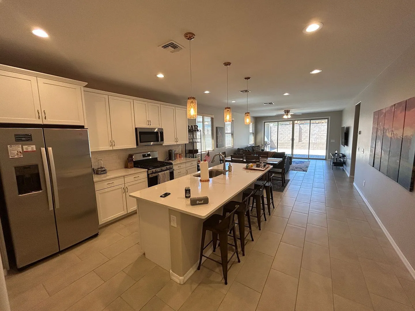 4 bed, 2.0 bath, 2040 sqft, $2,300 — Photo 3