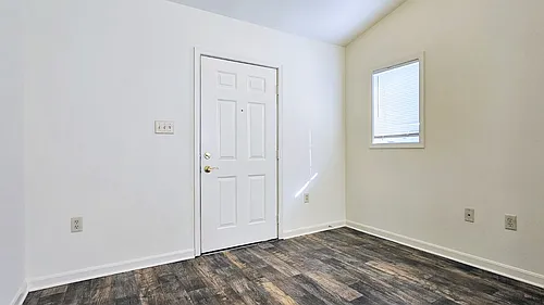 680 Wallingford Rd #106 Photo 1
