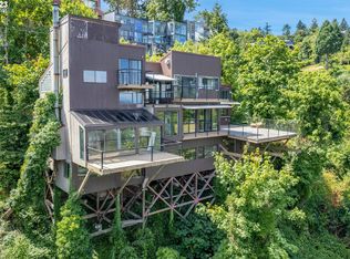 2562 SW Buckingham Ave, Portland, OR 97201