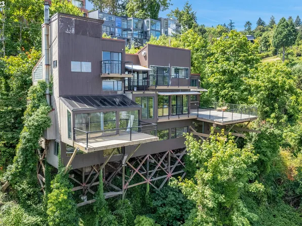 2562 SW Buckingham Ave, Portland, OR 97201