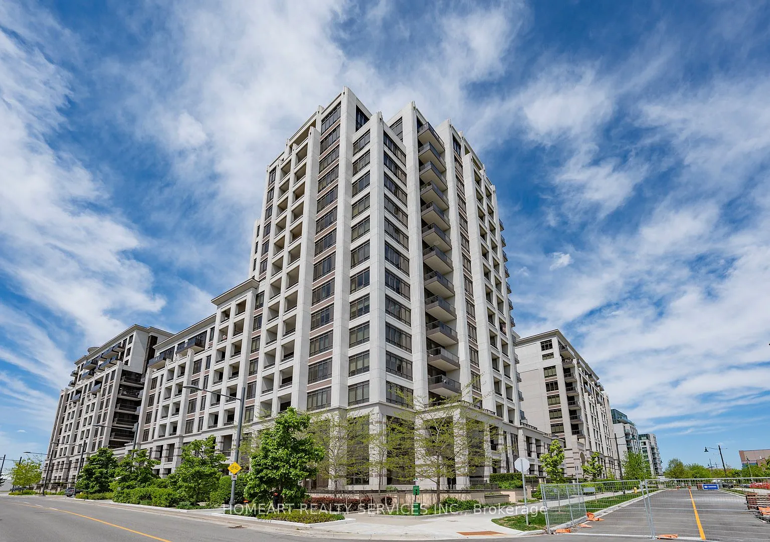 3 bed, $4,920 — Photo 1