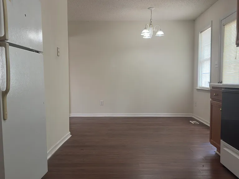 421 Barn View Ct — Photo 19