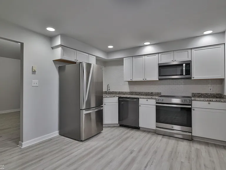 353 Broad St #2 — Photo 1