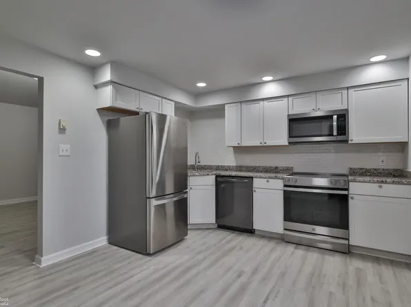 353 Broad St APT 11, Emmaus, PA 18049