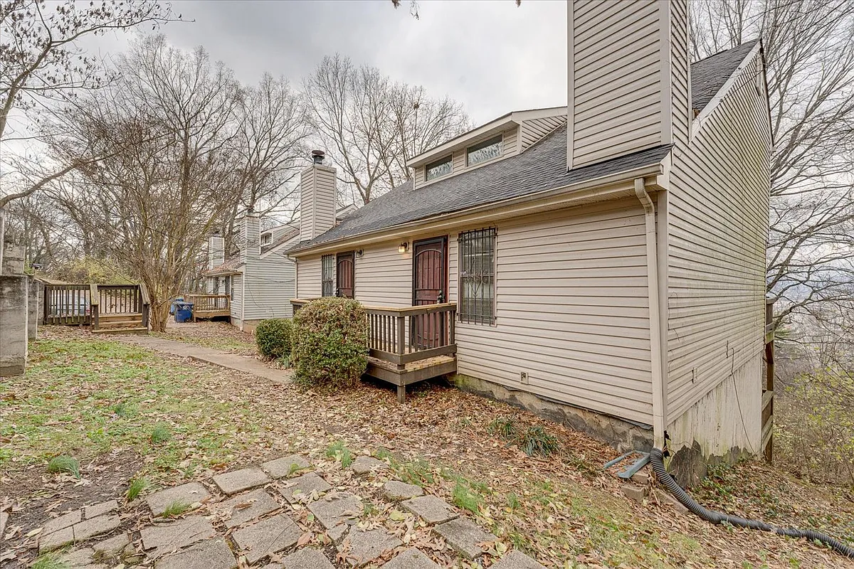 Building Photo - 2115 Elder St