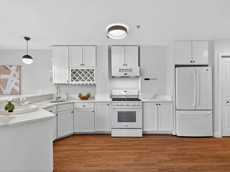 610 Newark St #9C — Photo 11