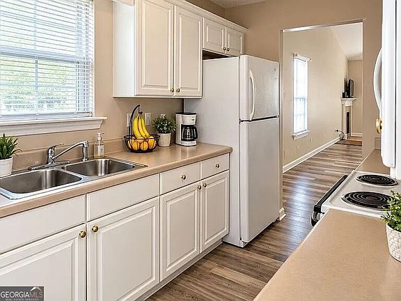 5th image of 1775 Summerwoods Ln