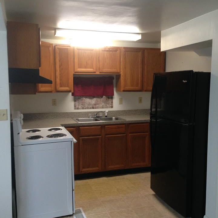 1st image of 207 Monroe St