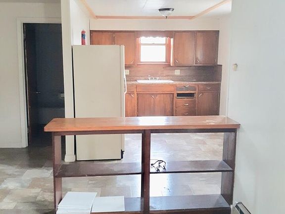 2nd image of 231 E Church St #2