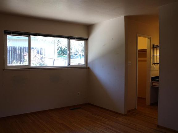 3rd image of 3459 Mesa Verdes Dr