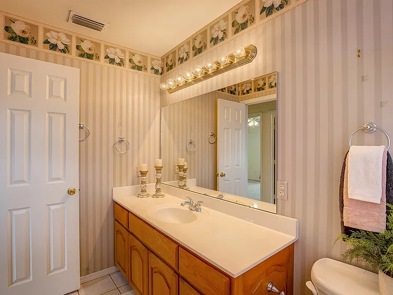 4804 Edgewater Dr — Photo 29