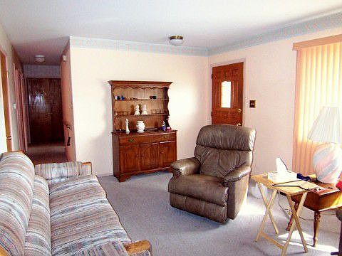 Bright, Nice Sized Living Room