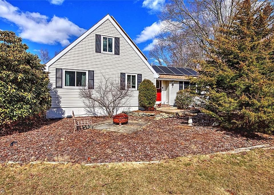 1st image of 121 Jenckes Hill Rd