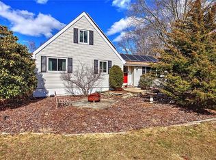 121 Jenckes Hill Rd, Lincoln, RI 02865