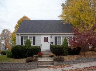 19 Franklin St, Hyde Park, MA 02136