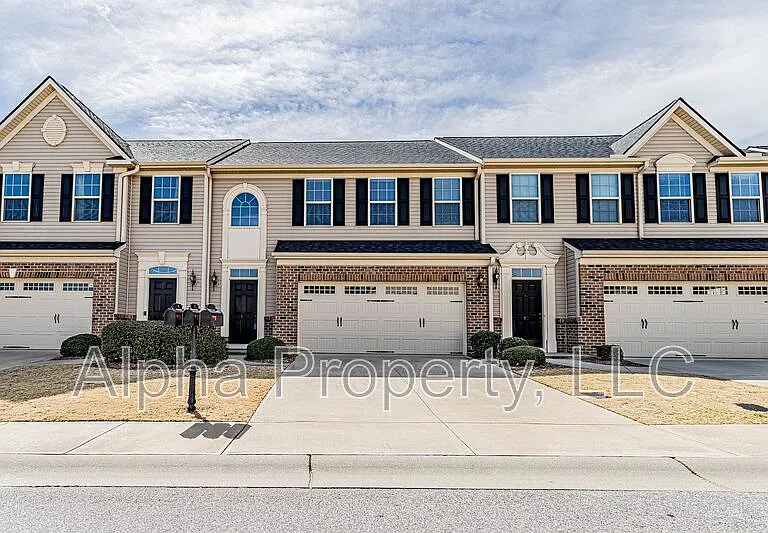 12 Irvington Dr — Photo 1
