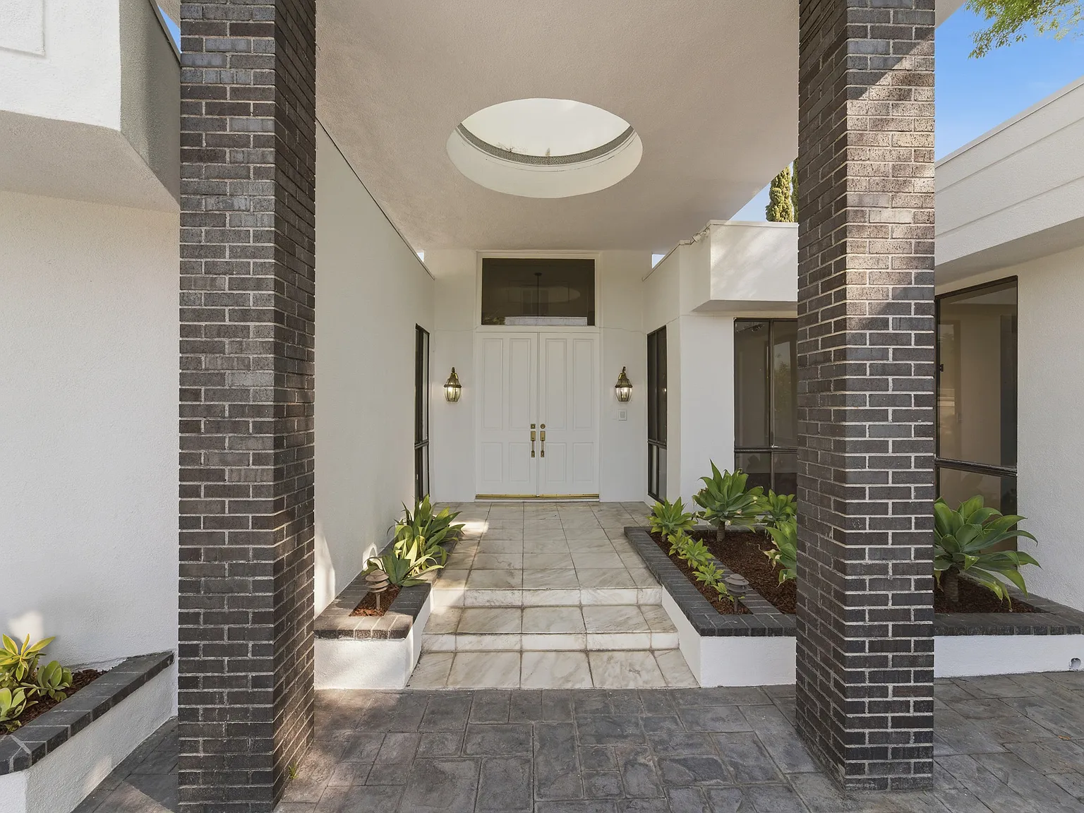 3 bed, 3000 sqft, $13,499 — Photo 4