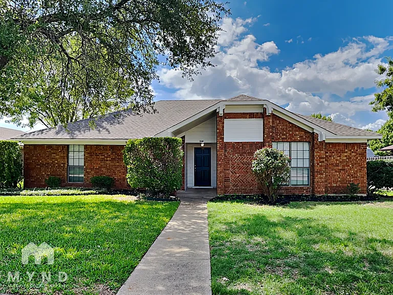 208 S Malone Rd — Photo 1