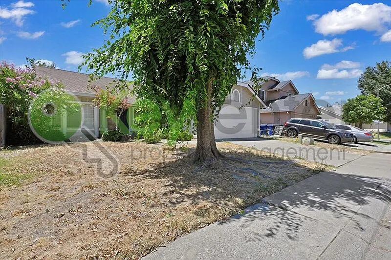 3 bed, 2.0 bath, 1509 sqft, $2,550 — Photo 3
