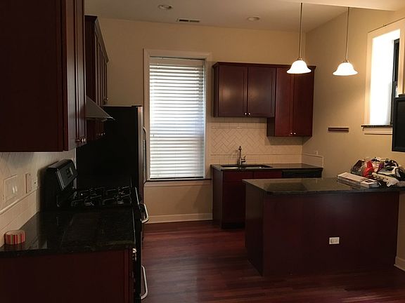 3rd image of 4913 N Kenmore Ave APT 2N
