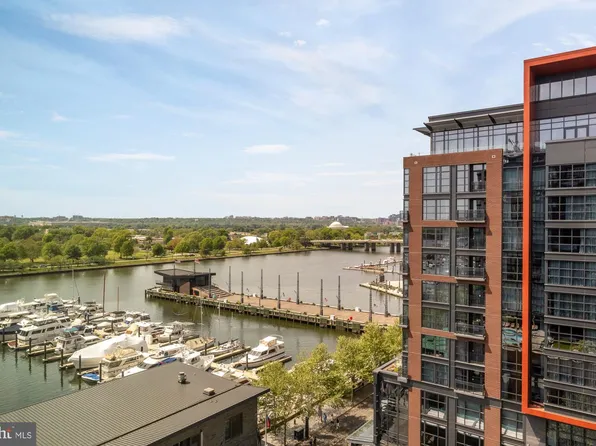 45 Sutton Sq SW Unit 906, Washington, DC 20024