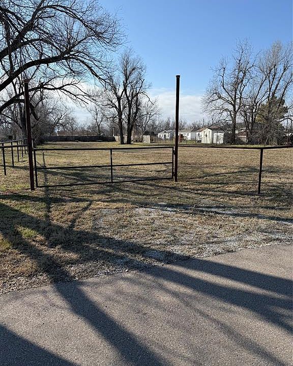2nd image of 3200 SE 18th St Lot 2