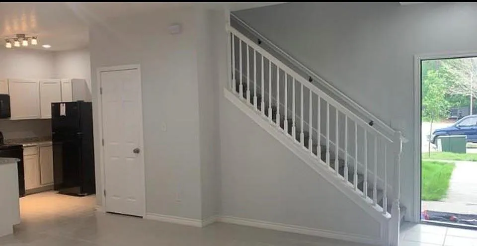 3 bed, 2.5 bath, 1540 sqft, $1,900 — Photo 4
