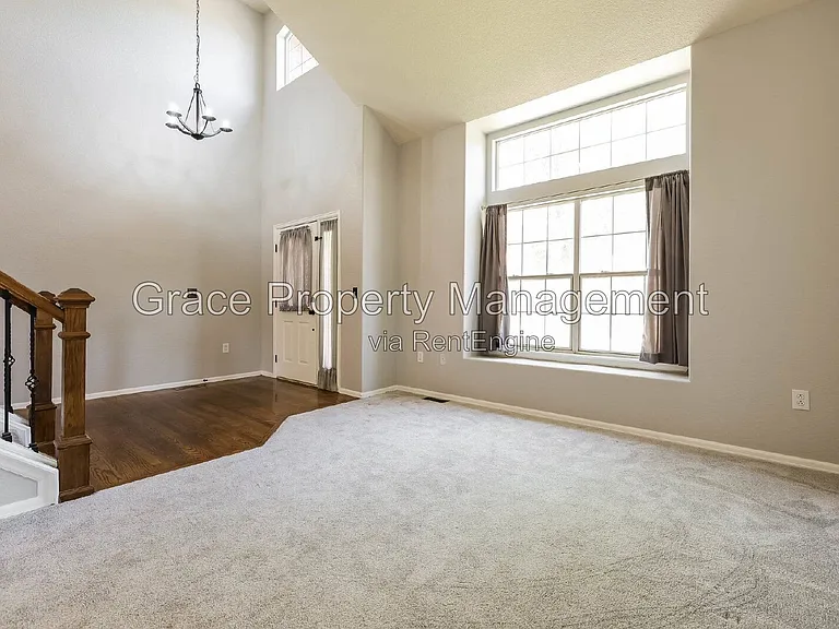 1144 E 12th Ct — Photo 6