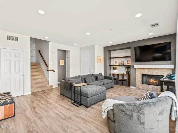 6812 Simmons Way, Moorpark, CA 93021