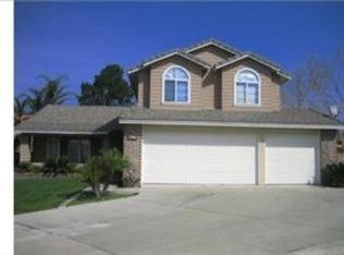2700 W Windhaven Dr, Rialto, CA 92377