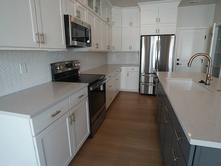 2143 W Natalie Ave — Photo 8
