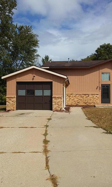 1st image of 453 Pine Pl SE