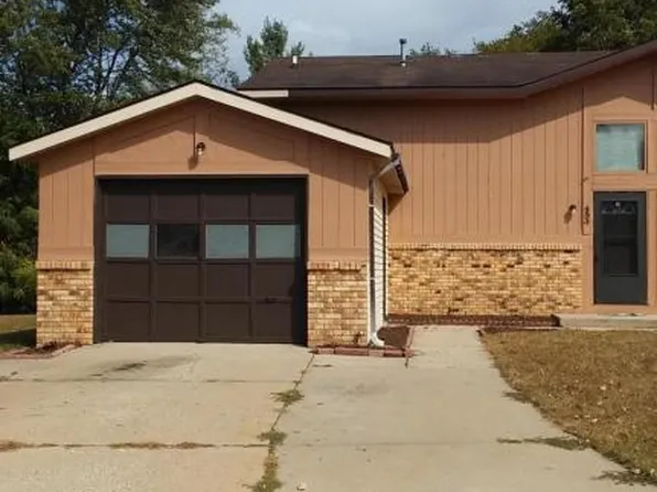 453 Pine Pl SE, Kentwood, MI 49548