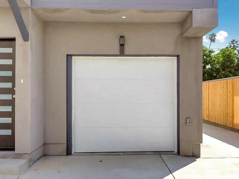 816 N Harvard Blvd — Photo 13