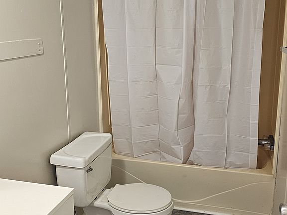 5th image of 3975 Shallow Creek Ln #225